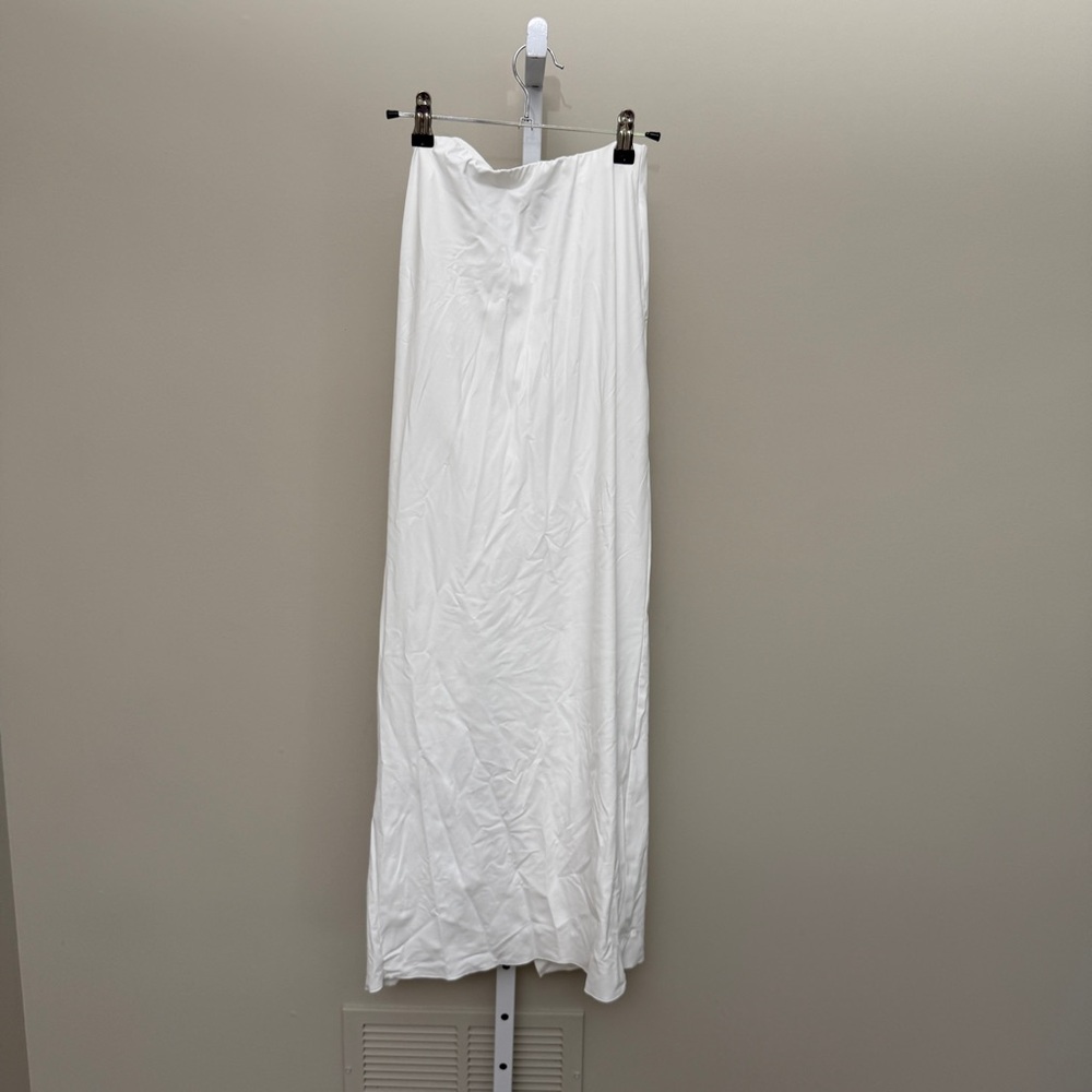 Safiyaa Elegant White Maxi Skirt size Xs brand new